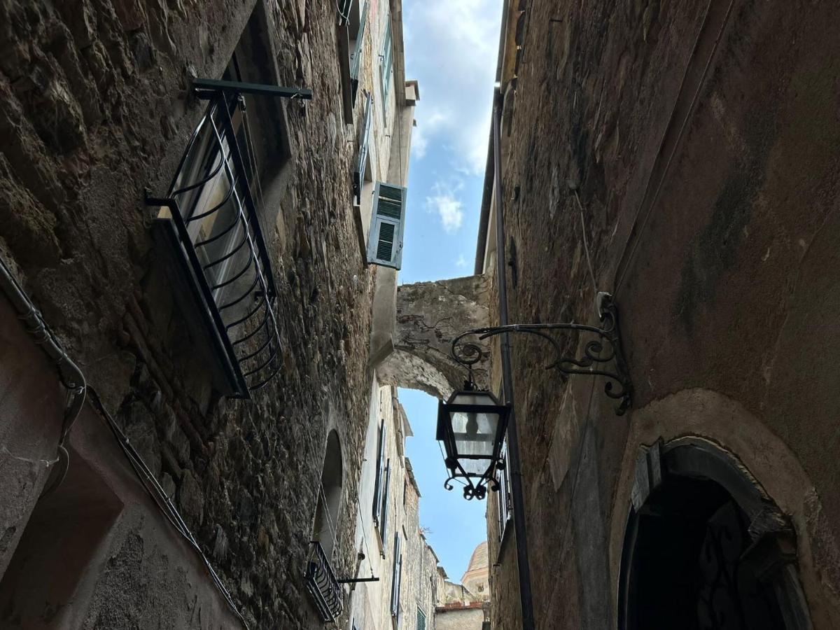 La Finestra Sul Borgo Bed & Breakfast Cervo Exterior foto