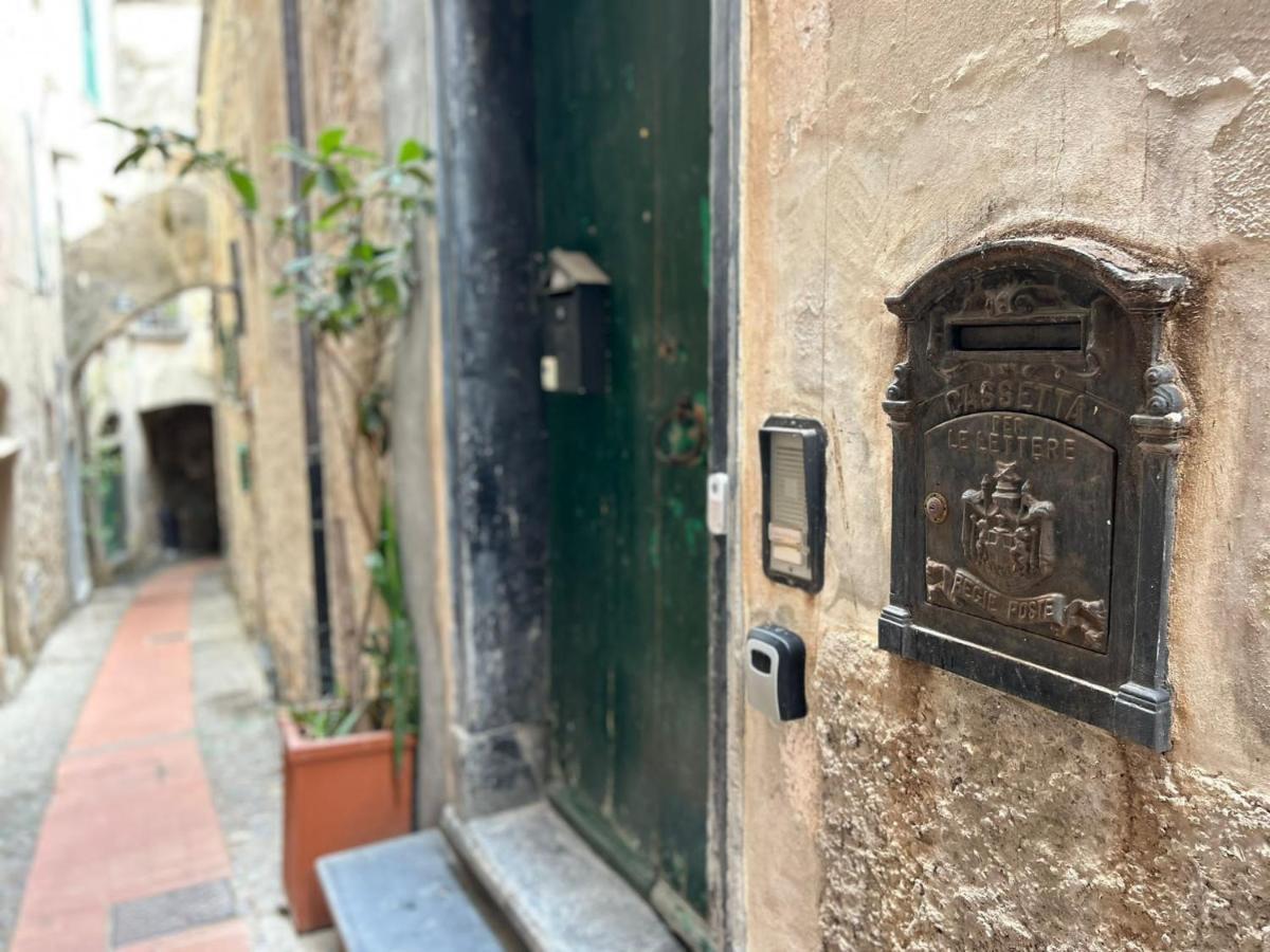 La Finestra Sul Borgo Bed & Breakfast Cervo Exterior foto