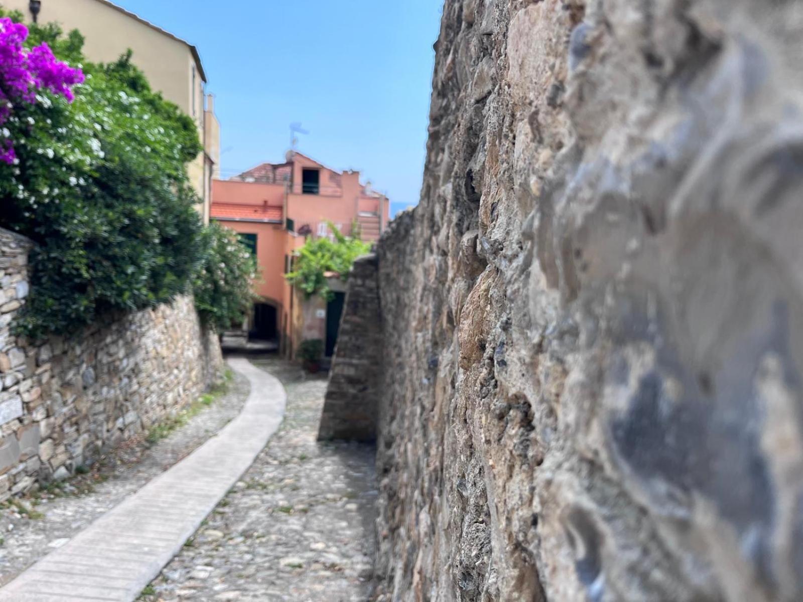 La Finestra Sul Borgo Bed & Breakfast Cervo Exterior foto