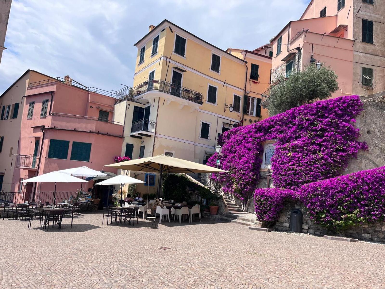 La Finestra Sul Borgo Bed & Breakfast Cervo Exterior foto