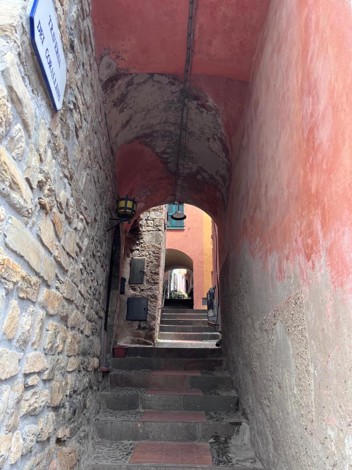 La Finestra Sul Borgo Bed & Breakfast Cervo Exterior foto